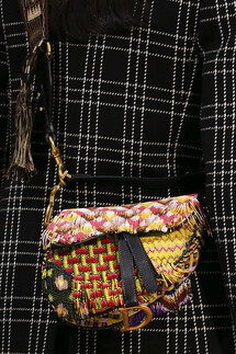 Details Christian Dior , Details Dior Fall 2018 Ready-to-Wear , Детали показа Кристиан Диор , Детали показа Диор осень зима 2018 , Fashion show , неделя моды в Париже , PFW , Мария Грация Кьюри , Mainstyles